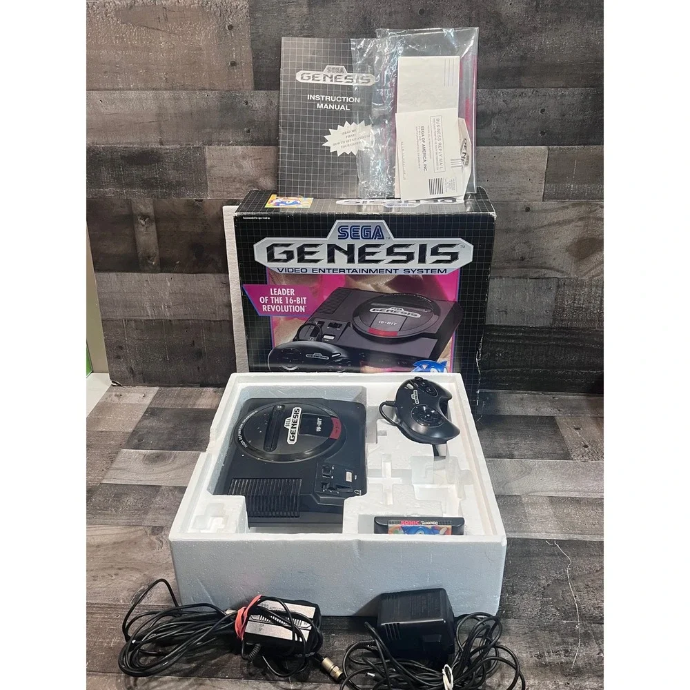 Sega Genesis Model 1601 Console Boxed High Definition Graphics Sonic 16-Bit